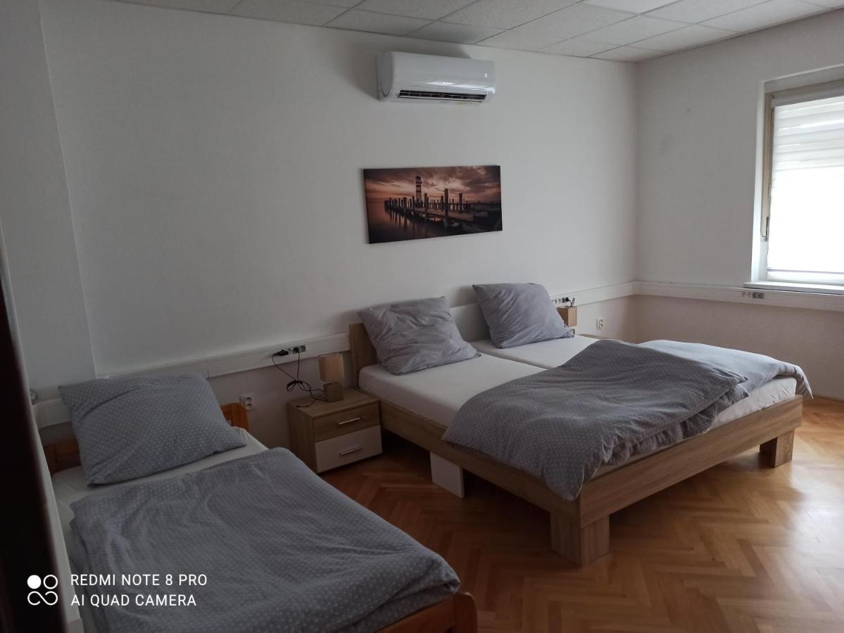 Apartmanovy Dom Stummerova Topoľčany Extérieur photo